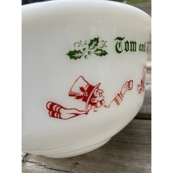 Vintage 1950s Hazel Atlas Tom and Jerry Milk Glass Egg Nog Christmas Bowl - Picture 2 of 6